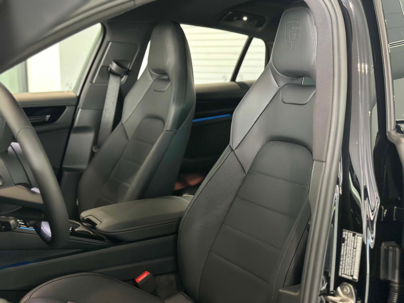 New 2025 Porsche Panamera 4 image 5