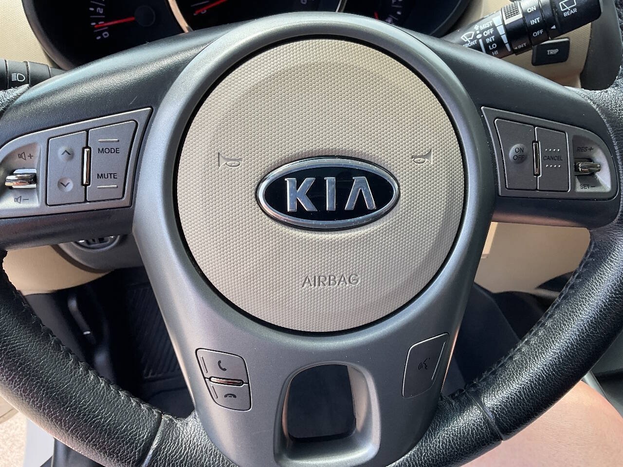 Used 2011 Kia Soul ! FWD image 17