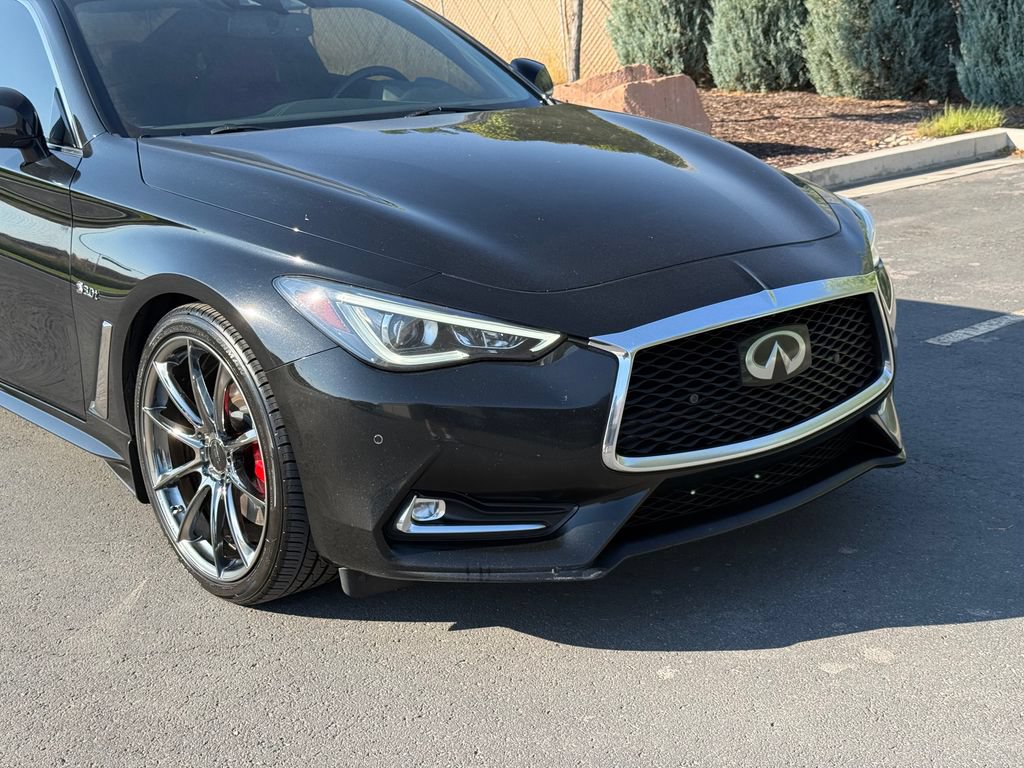 Used 2018 INFINITI Q60 Red Sport 400 AWD/4WD image 3