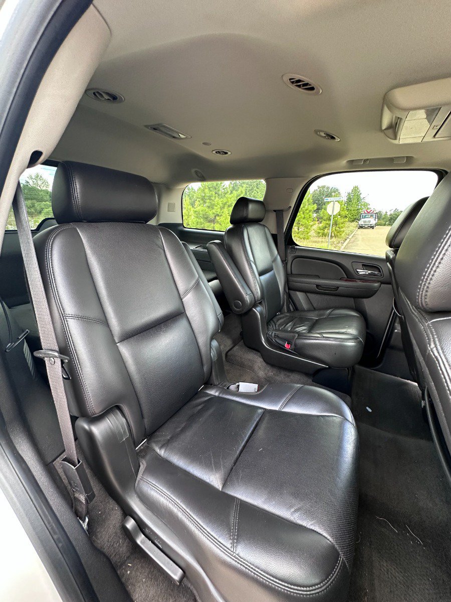 Used 2010 Chevrolet Tahoe LTZ RWD image 20