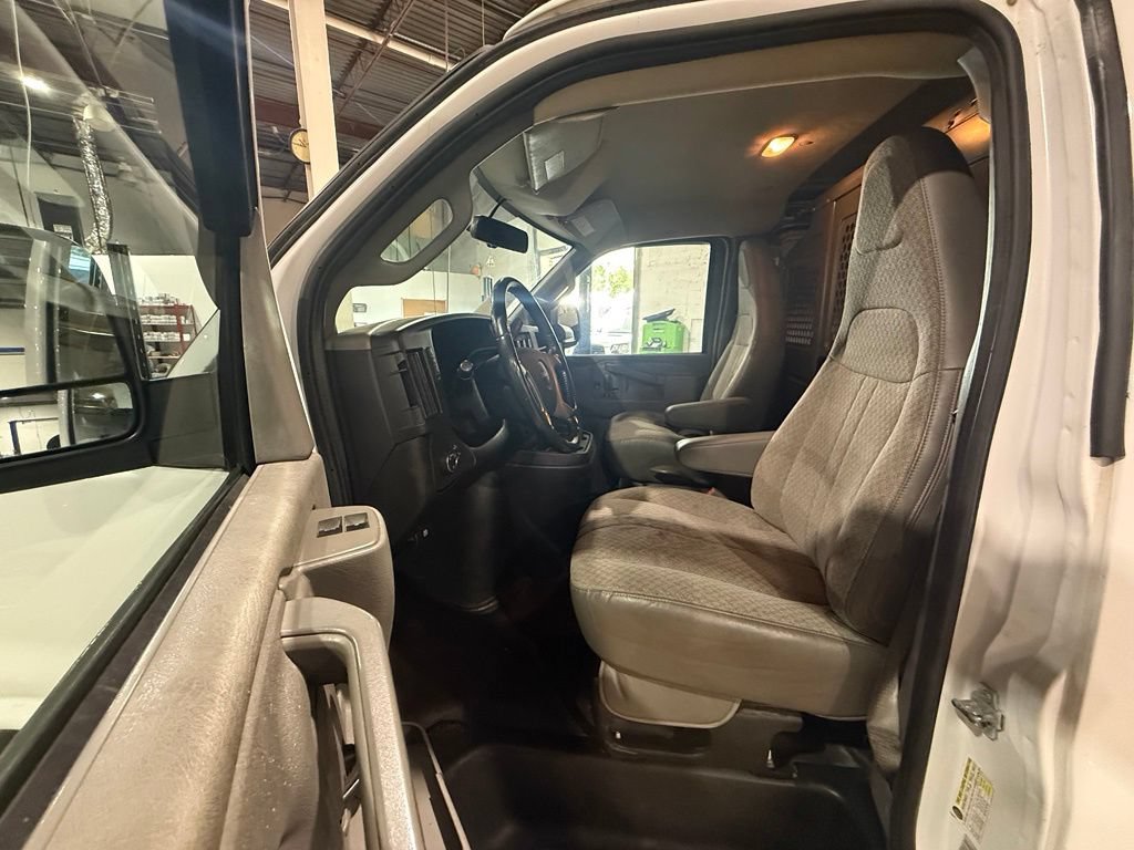 Used 2018 GMC Savana 2500 w/ Driver Convenience Package RWD image 17