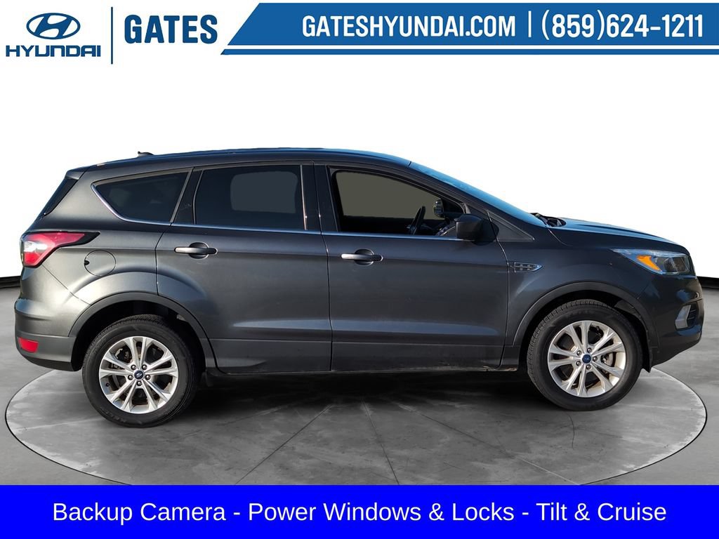 Used 2017 Ford Escape SE AWD/4WD image 3