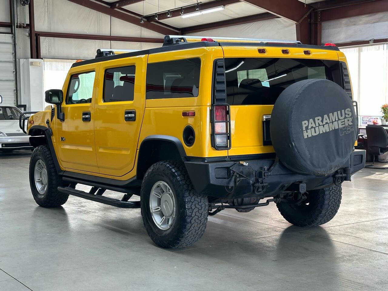 Used 2003 HUMMER H2 w/ Preferred Equipment Group image 4