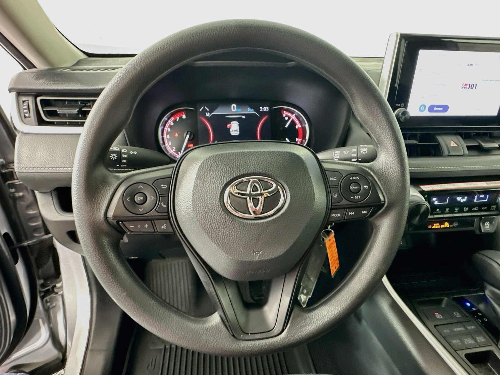 Used 2025 Toyota RAV4 LE AWD/4WD image 12