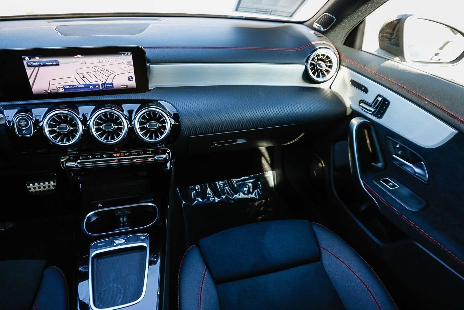 New 2024 Mercedes-Benz CLA 250 4MATIC image 16