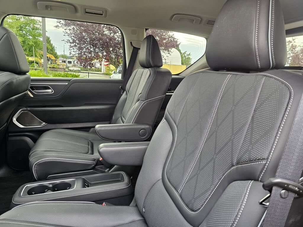 Used 2025 INFINITI QX80 Sensory AWD/4WD image 22