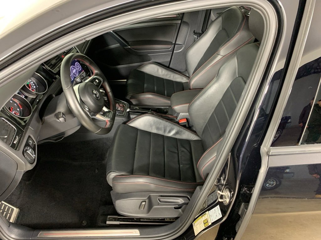 Used 2020 Volkswagen GTI SE image 28