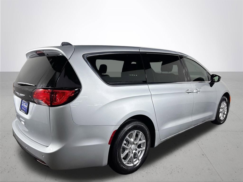 New 2026 Chrysler Voyager LX FWD image 6