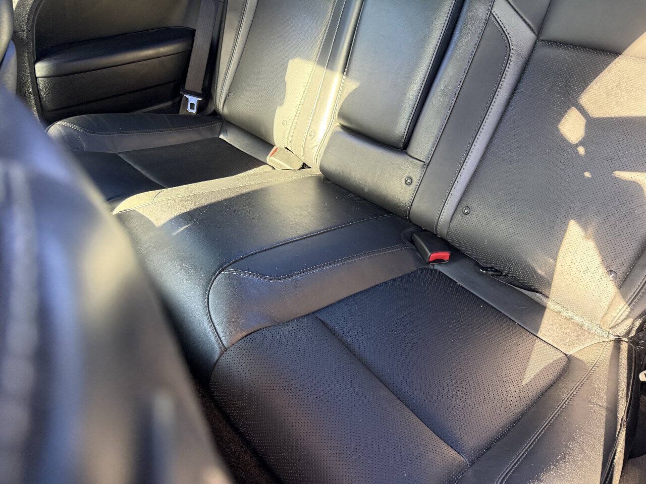Used 2015 Dodge Challenger SXT Plus RWD image 12