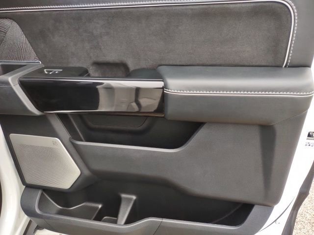 Used 2022 Ford F150 Lightning Platinum image 23