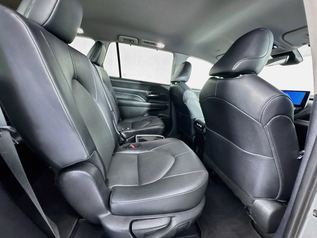 Used 2025 Toyota Grand Highlander FWD image 30