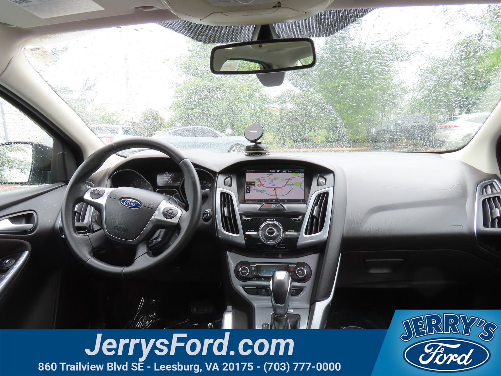 Used 2012 Ford Focus Titanium FWD image 16