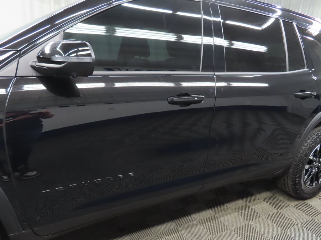 Used 2024 Chevrolet Traverse Z71 w/ LPO, Floor Liner Package AWD/4WD image 53