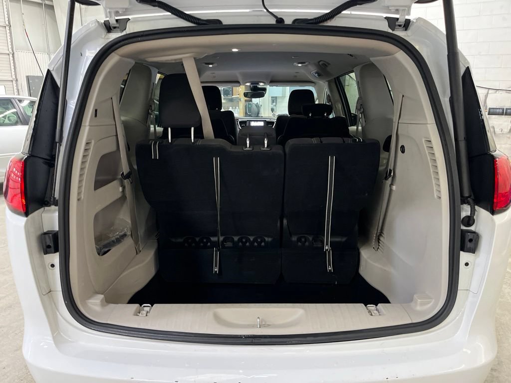 Used 2023 Chrysler Voyager LX FWD image 27