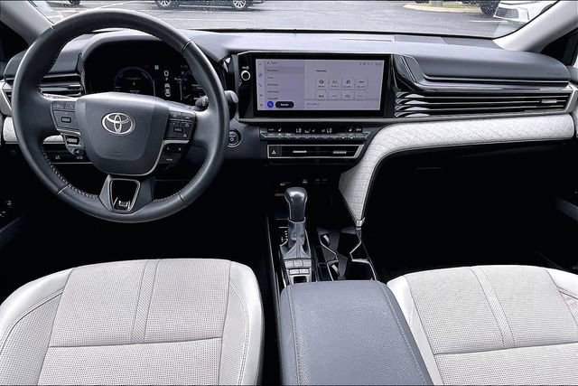 Used 2025 Toyota Camry XLE AWD/4WD image 15