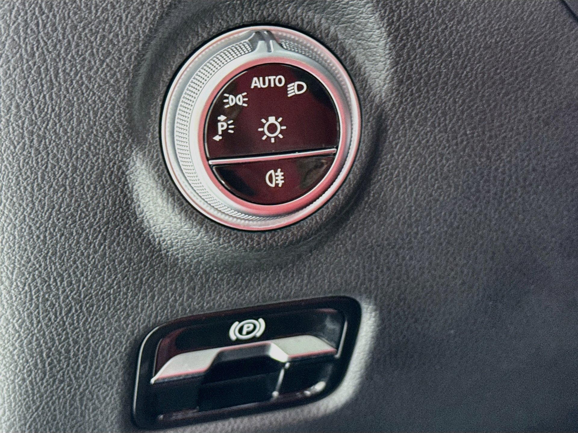 Used 2024 Mercedes-Benz CLE 300 4MATIC Coupe image 11