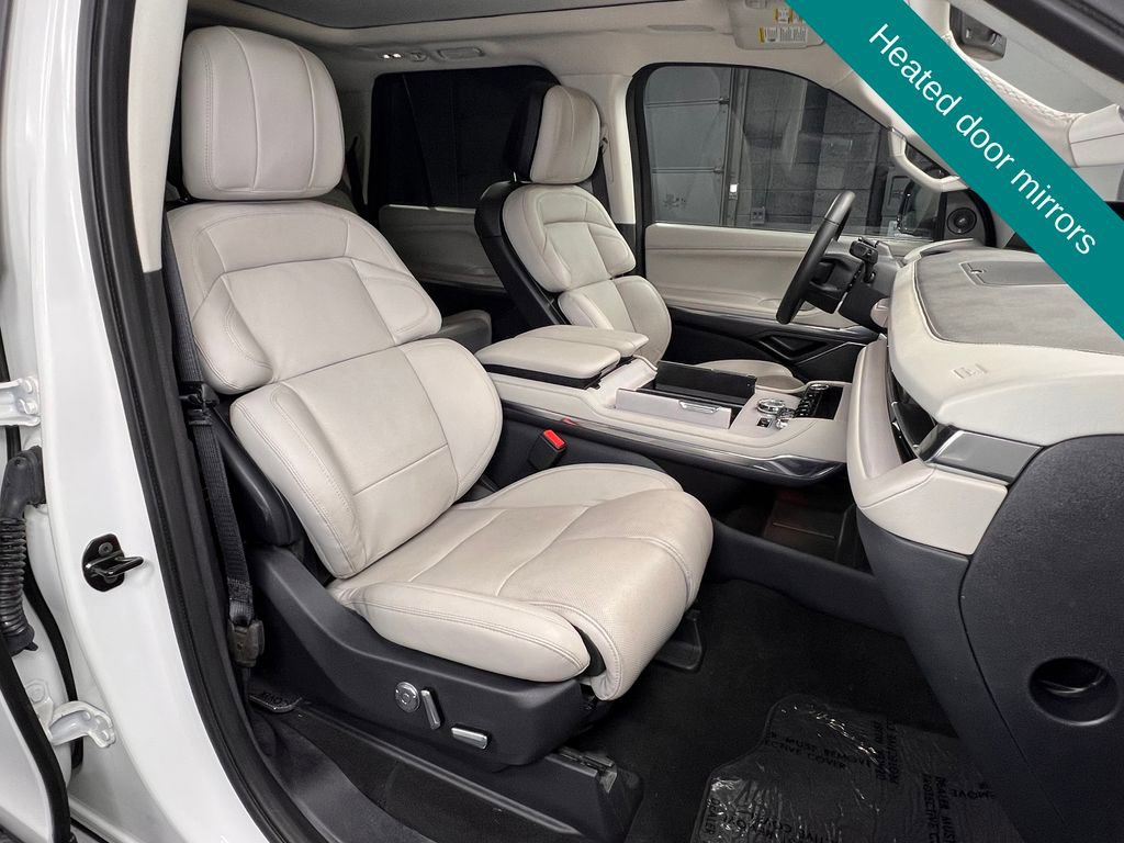 Used 2025 Lincoln Navigator L Reserve image 7