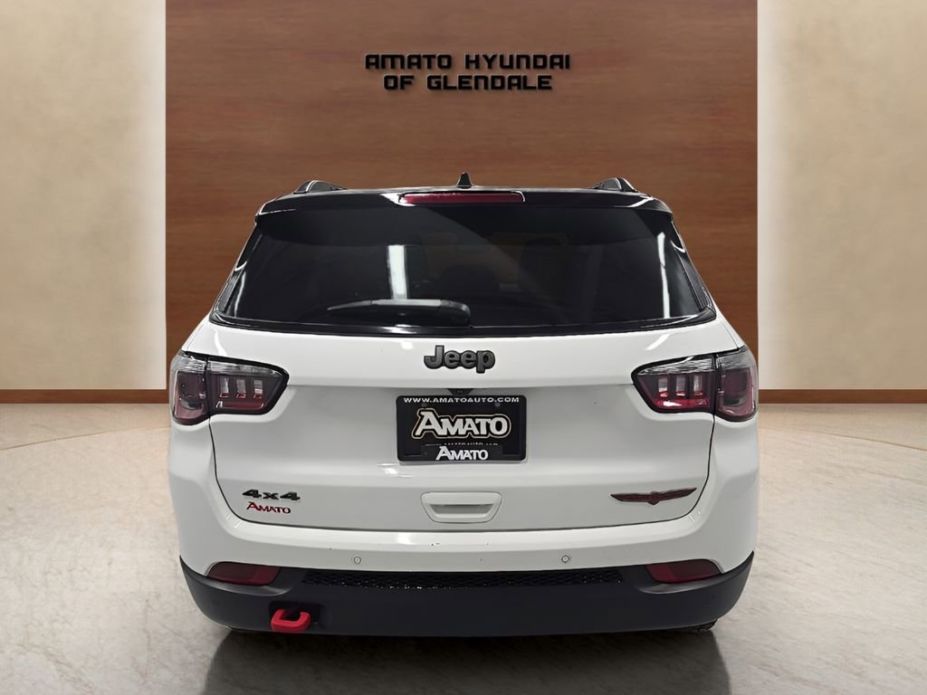Used 2025 Jeep Compass Trailhawk AWD/4WD image 5