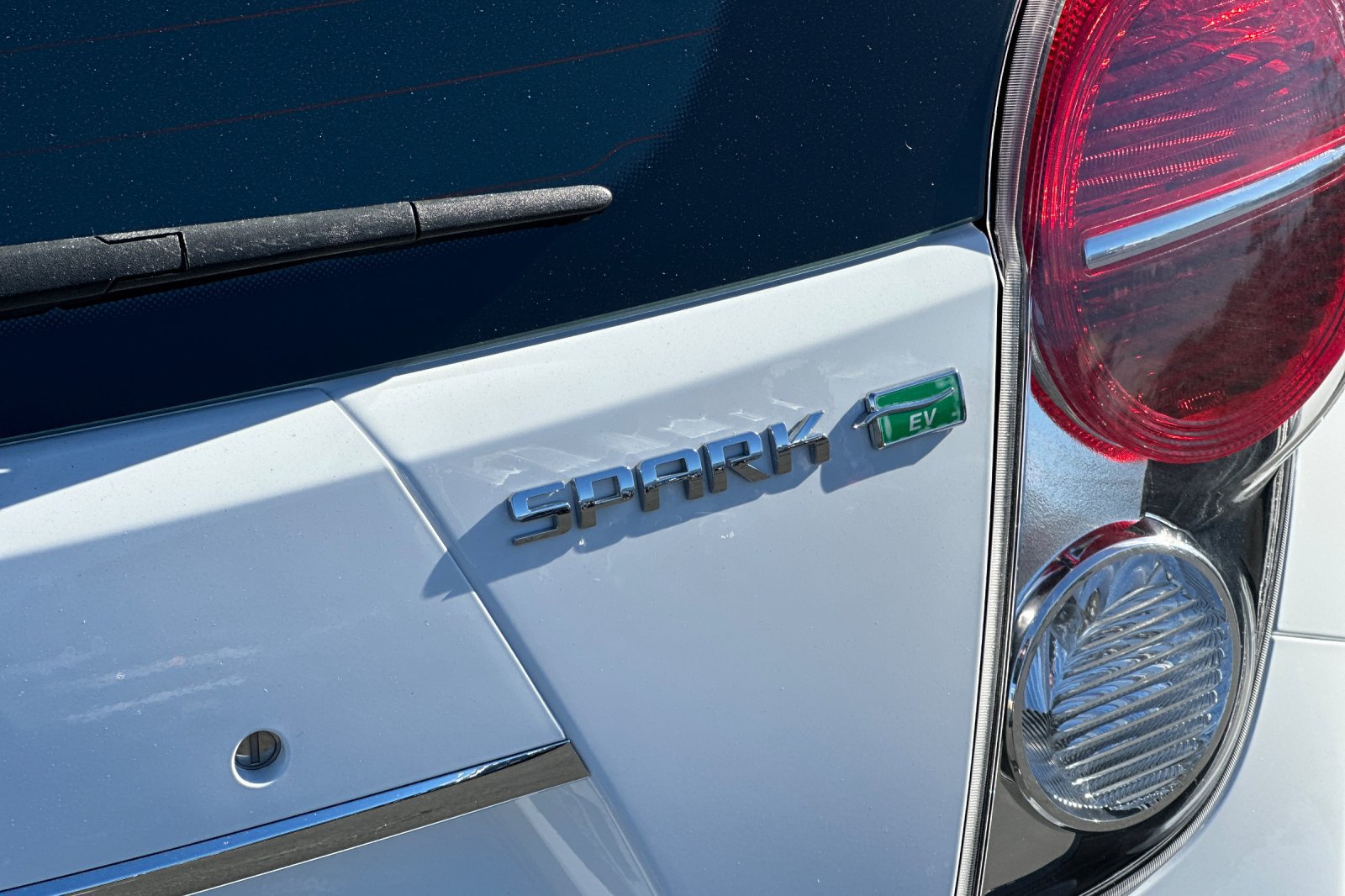 Used 2014 Chevrolet Spark LT FWD image 47