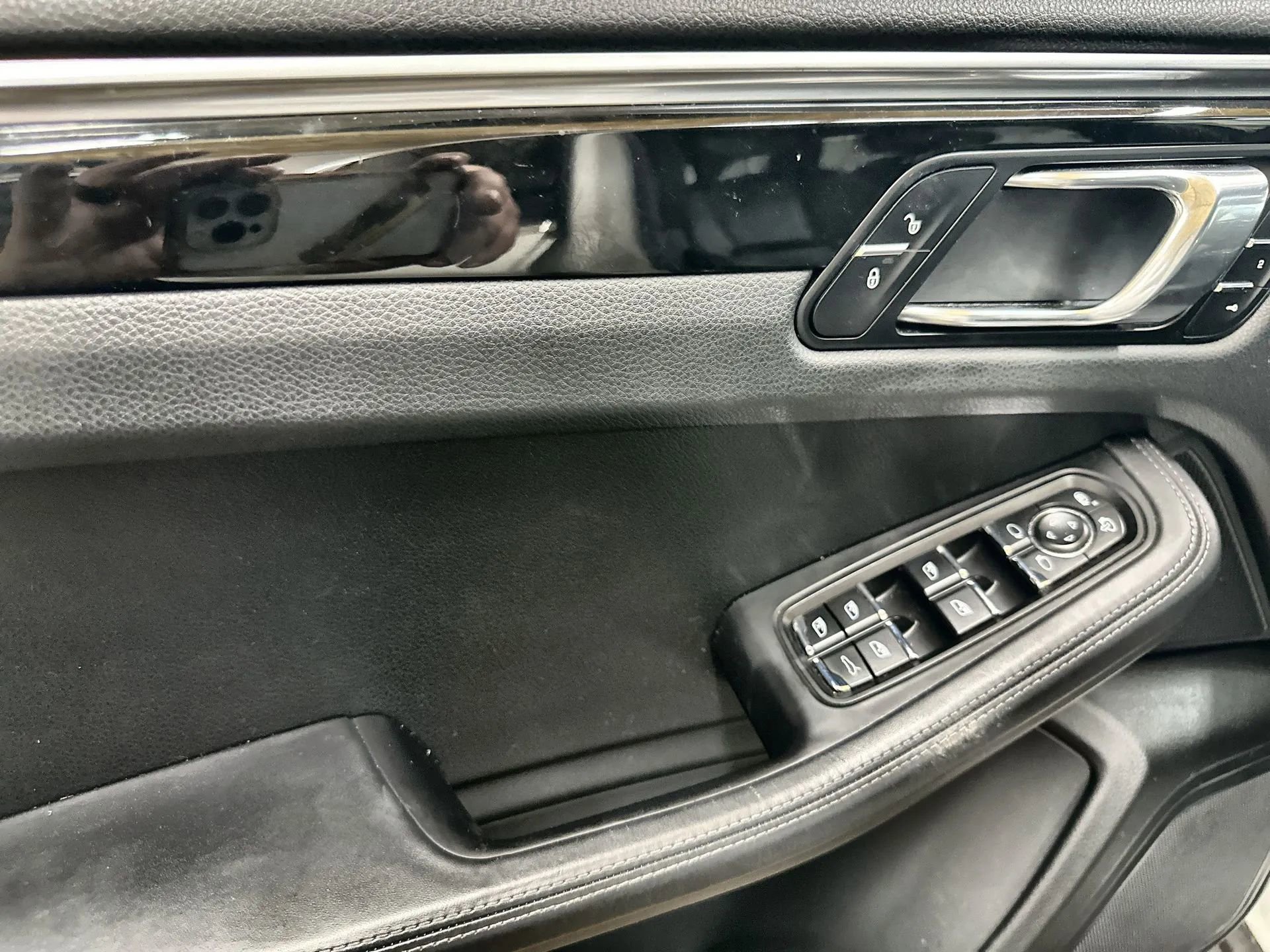 Used 2017 Porsche Macan S image 15