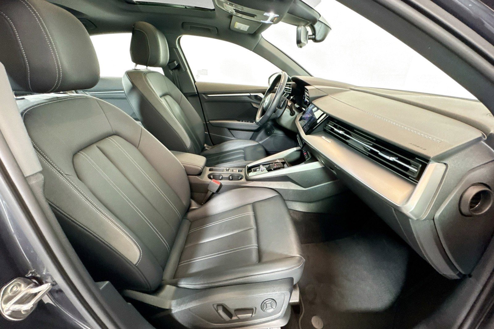 Used 2024 Audi A3 2.0T Premium w/ Convenience Package image 27