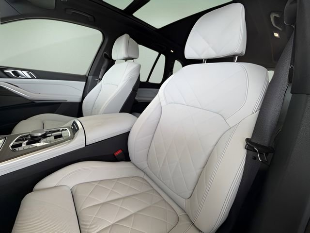 Used 2024 BMW X5 xDrive50e w/ Premium Package image 28