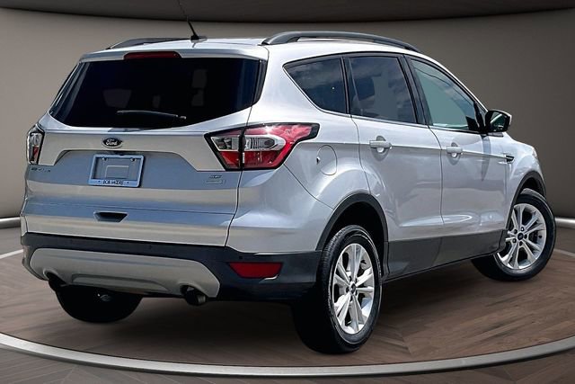 Used 2017 Ford Escape SE w/ Equipment Group 201A image 2