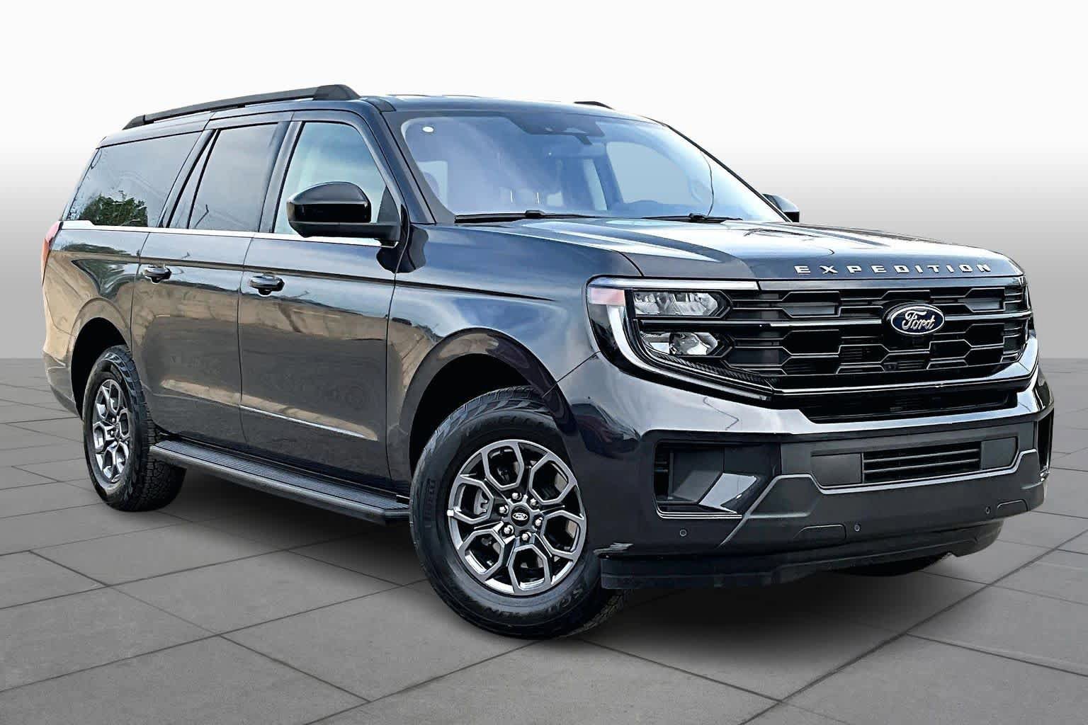 Certified 2025 Ford Expedition Max Active RWD image 3