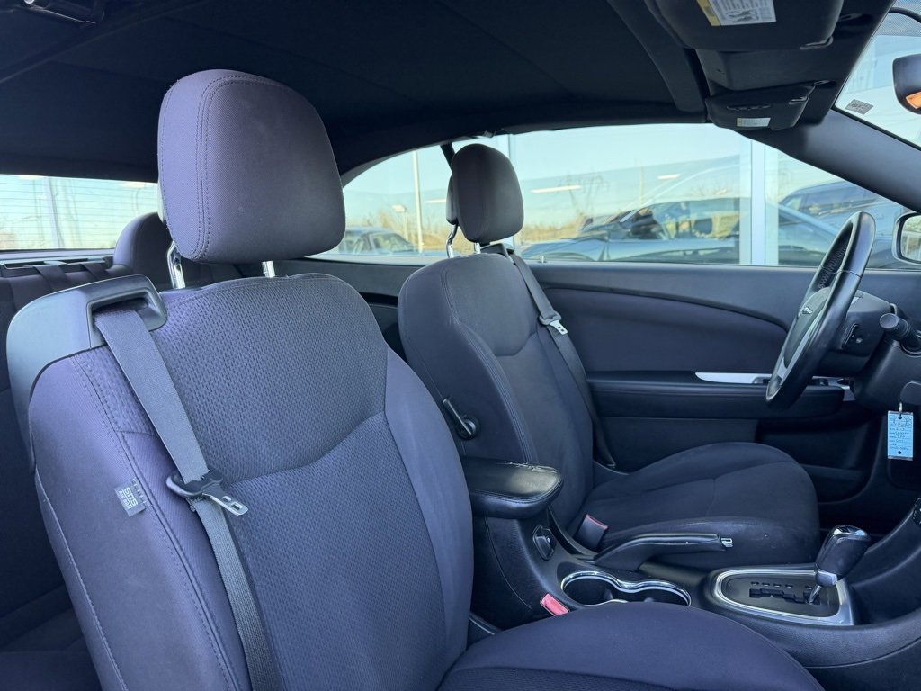 Used 2013 Chrysler 200 Touring image 28