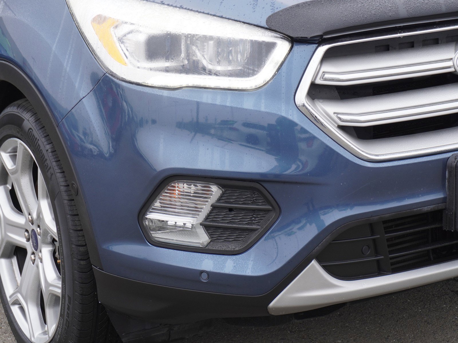 Used 2018 Ford Escape Titanium w/ Ford Safe & Smart Package image 3