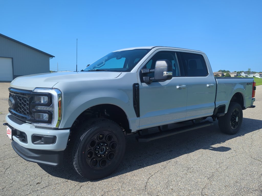 New 2025 Ford F350 XLT image 2