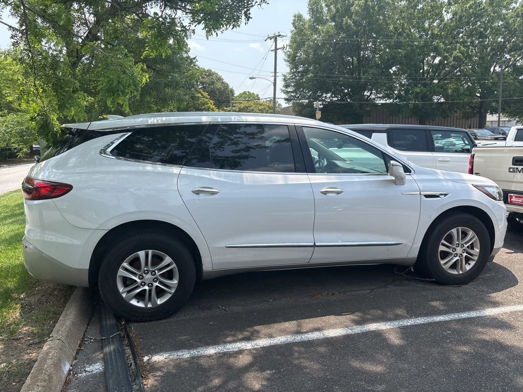 Used 2018 Buick Enclave Essence image 6