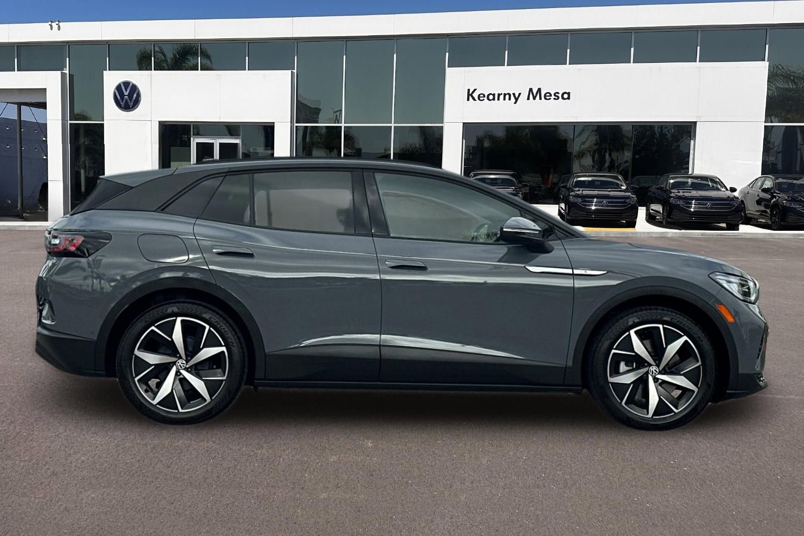 Used 2023 Volkswagen ID.4 S image 3