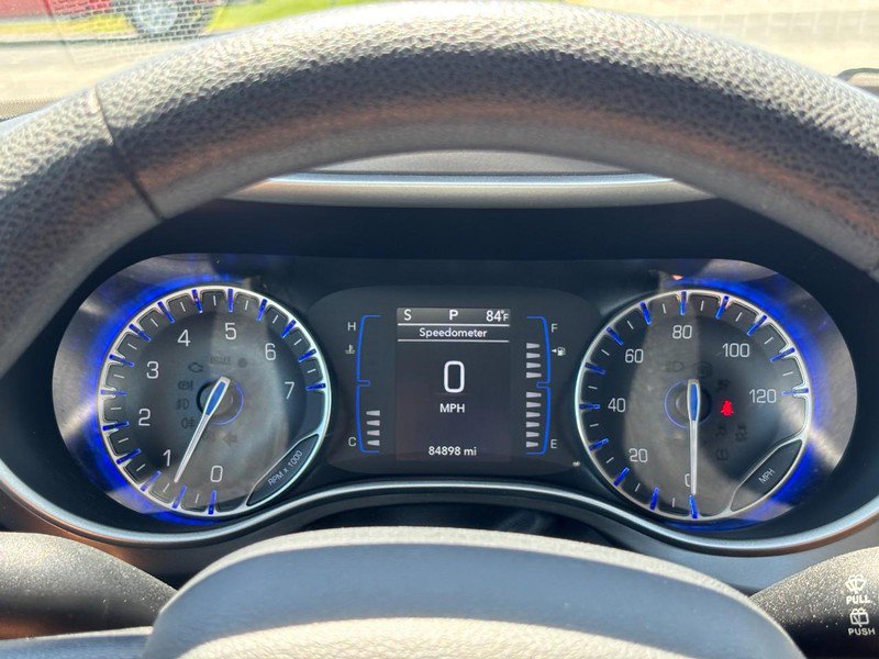 Used 2020 Chrysler Pacifica Touring FWD image 20