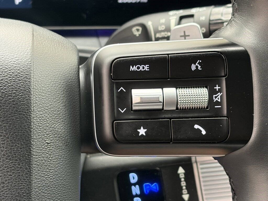 Used 2024 Hyundai Santa Fe Limited image 23