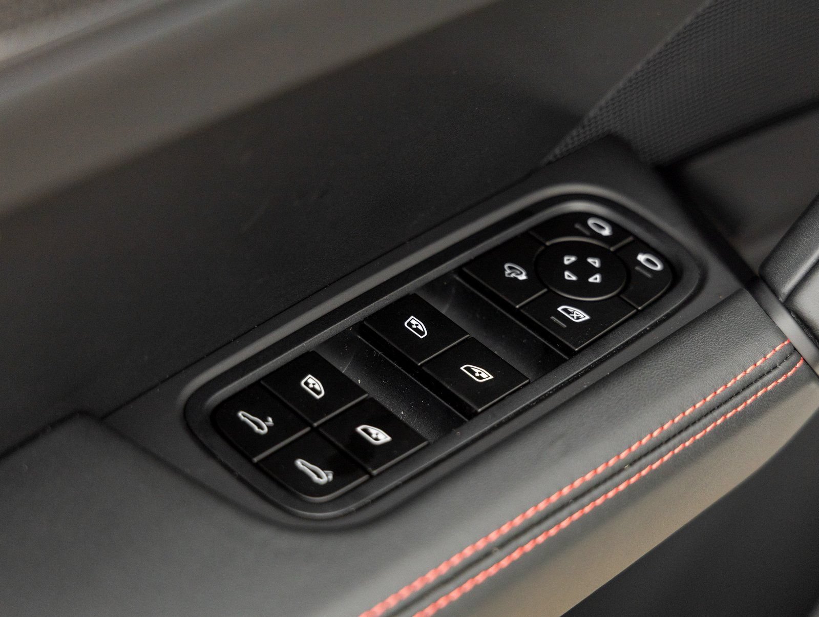Certified 2026 Porsche Cayenne GTS AWD/4WD image 22