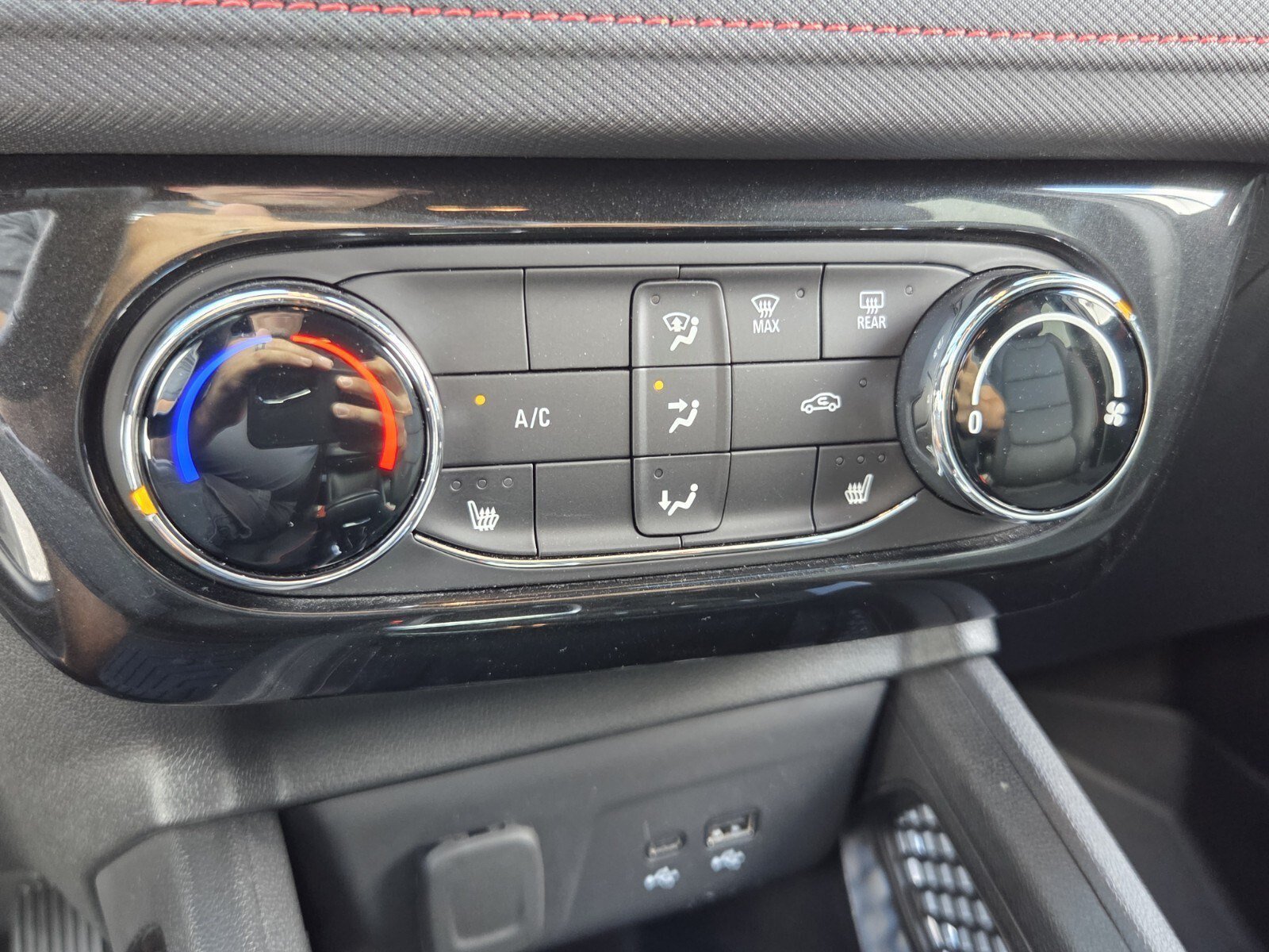 Used 2024 Chevrolet TrailBlazer RS FWD image 26