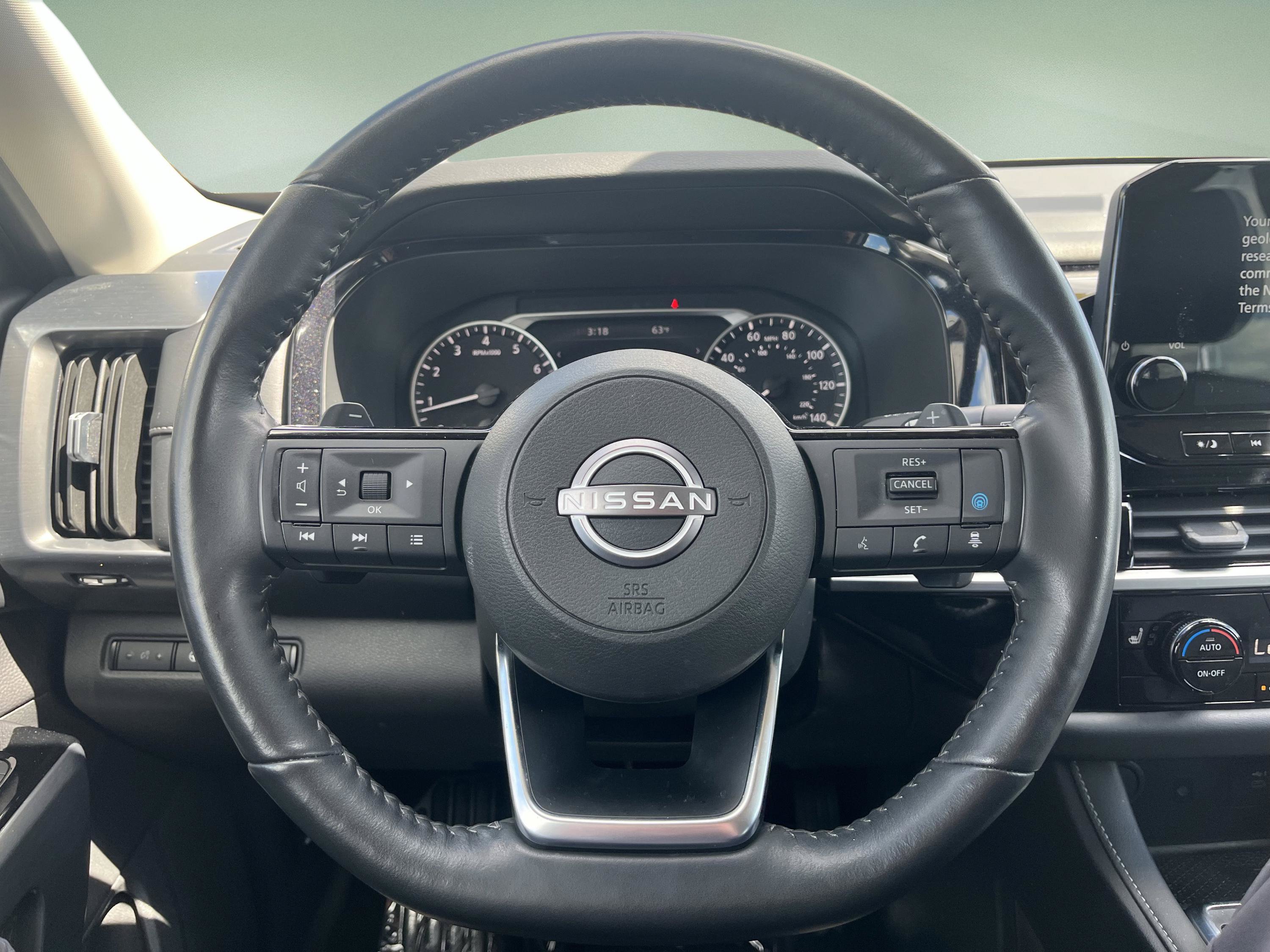 Used 2023 Nissan Pathfinder SL w/ Black Appearance Package AWD/4WD image 13