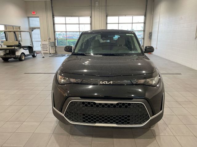 Used 2025 Kia Soul LX w/ LX Technology Package FWD image 7