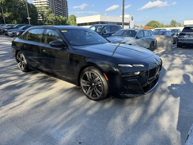 Used 2026 BMW 760i xDrive AWD/4WD image 2