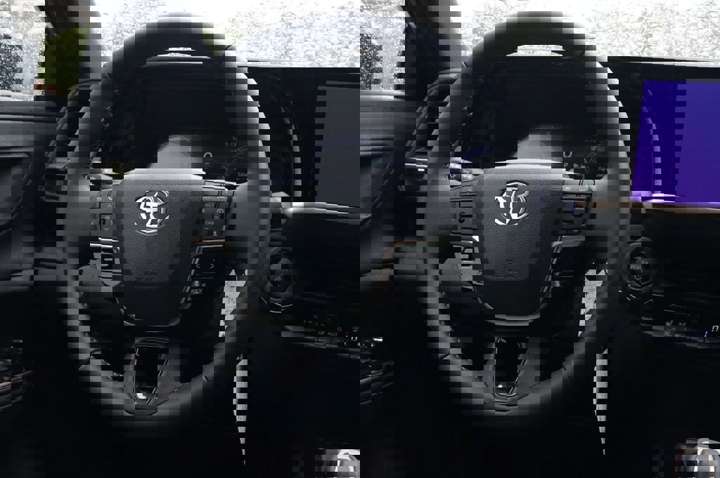 New 2026 Toyota Crown XLE image 4