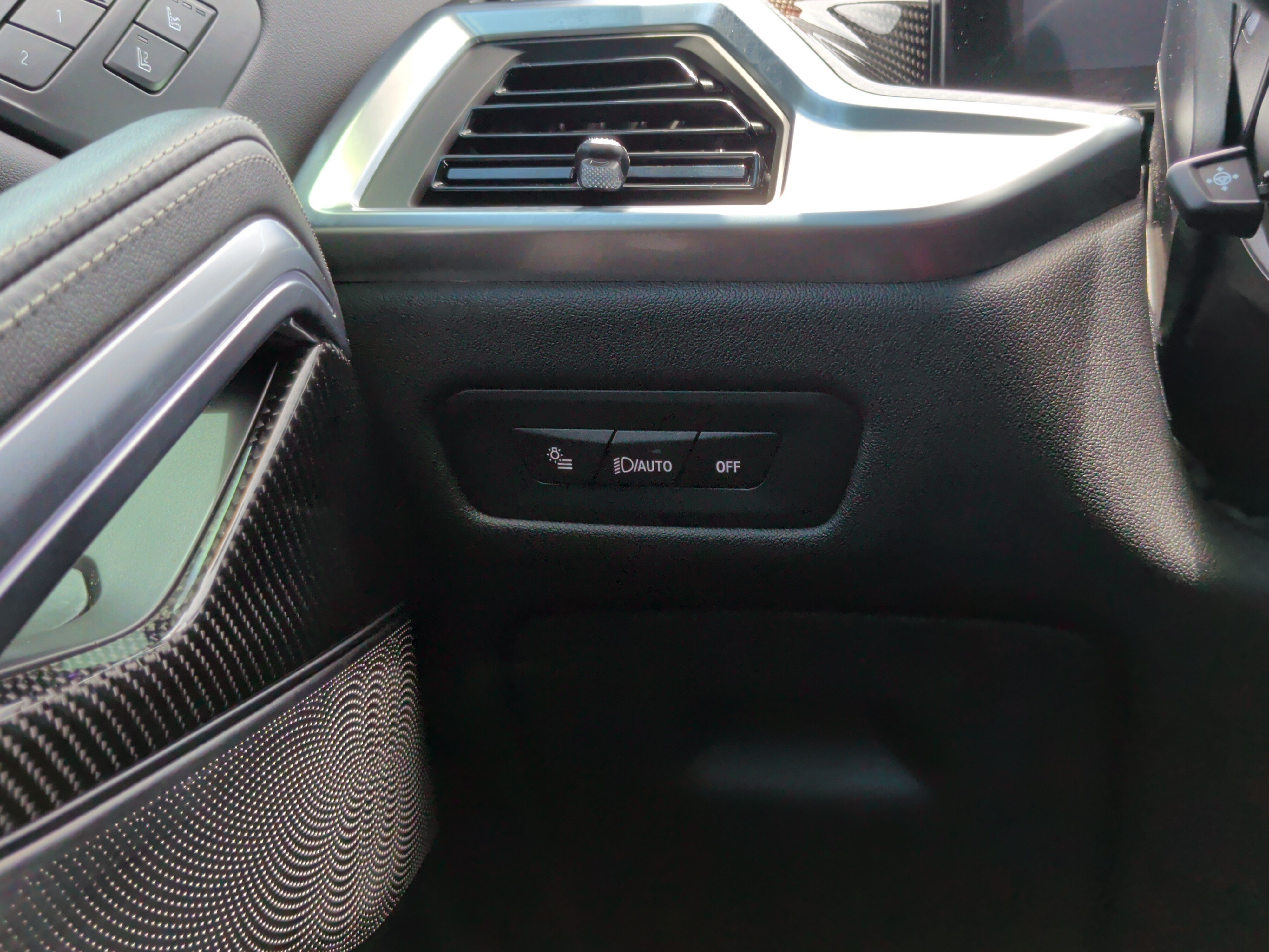 Used 2025 BMW X6 M60i AWD/4WD image 26