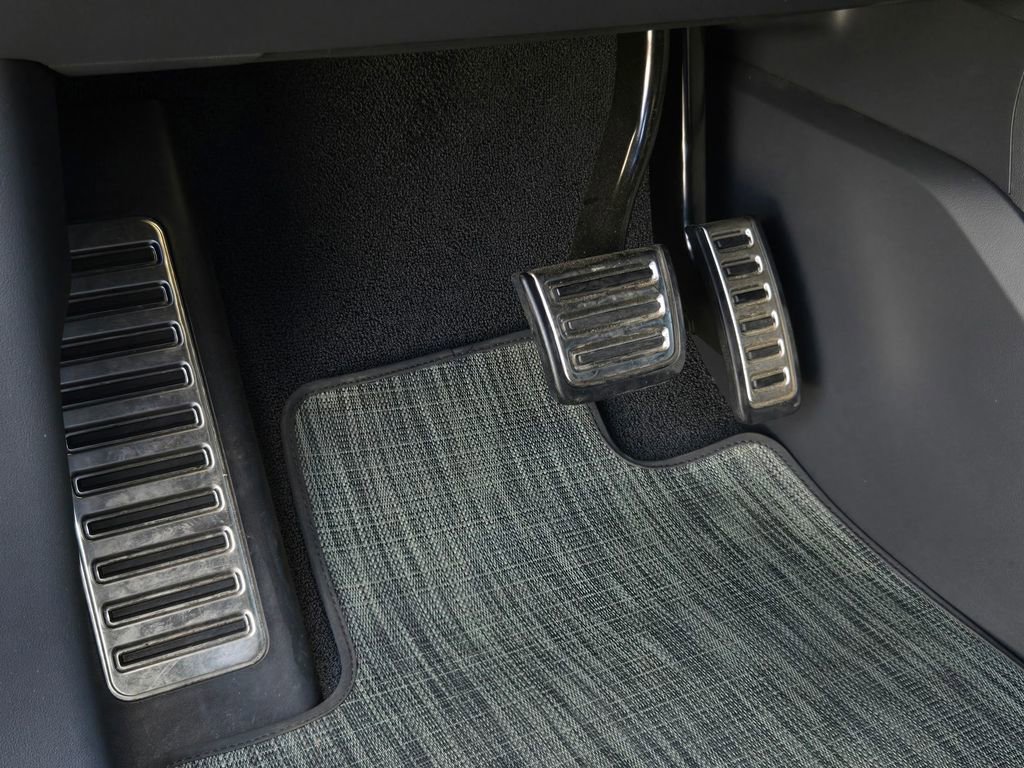 Used 2022 Rivian R1S Launch Edition image 42