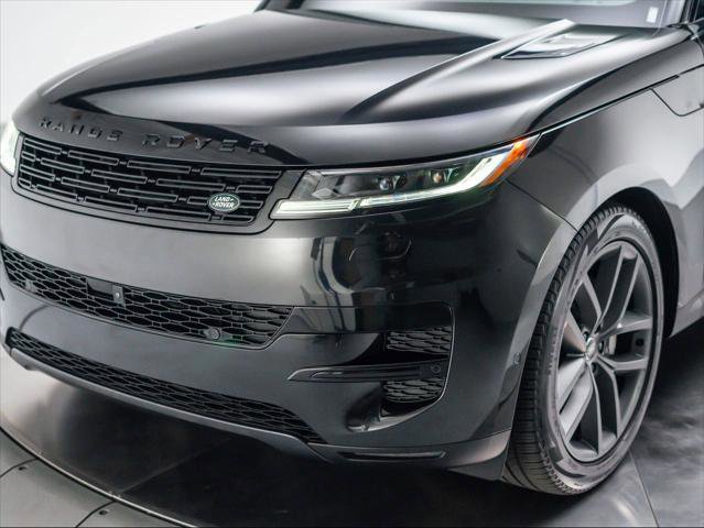 Used 2025 Land Rover Range Rover Sport SE image 10