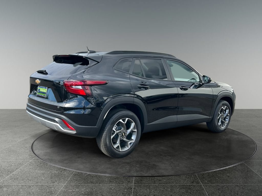 New 2026 Chevrolet Trax LT w/ LT Convenience Package FWD image 9