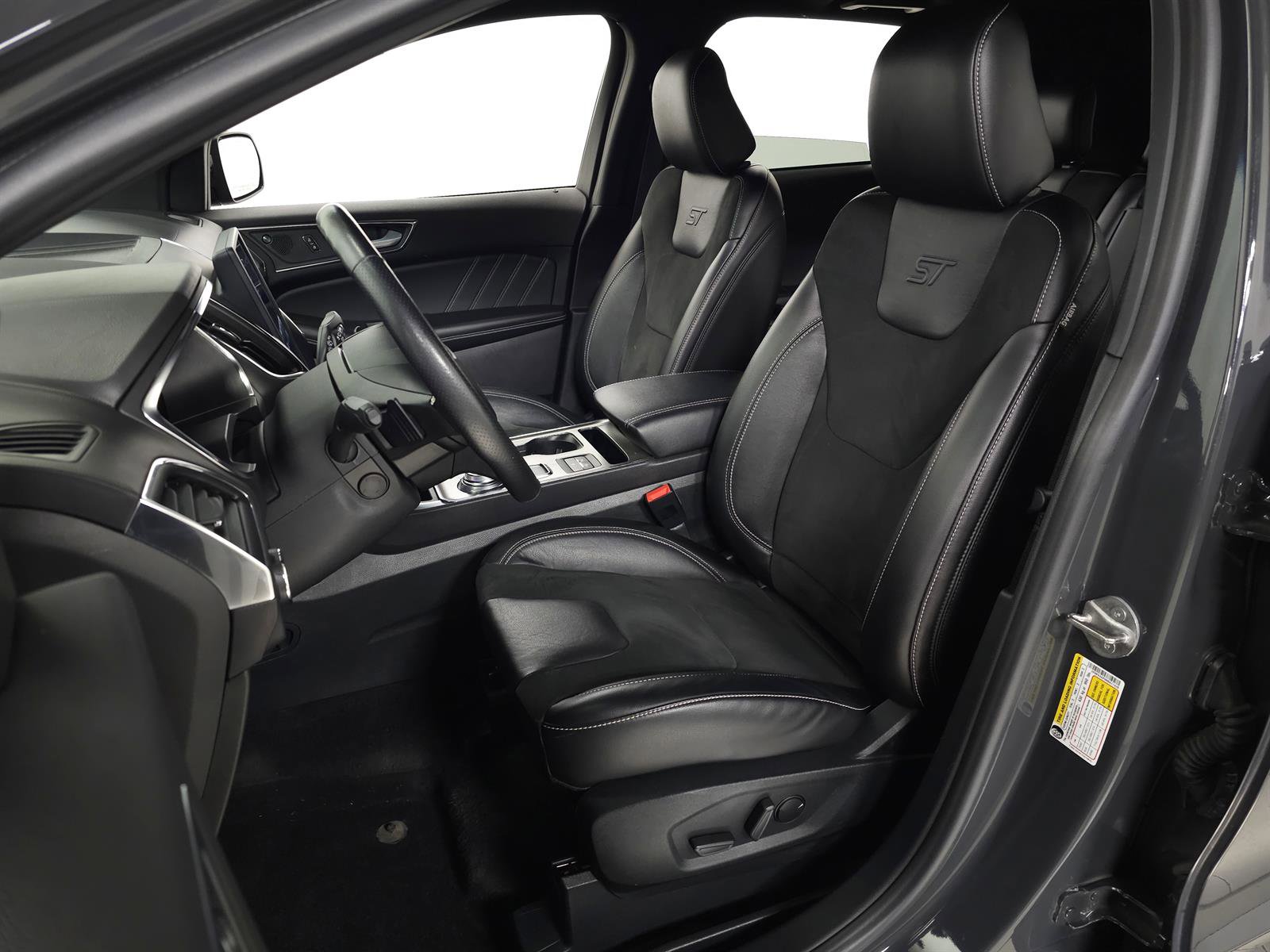 Used 2021 Ford Edge ST w/ Equipment Group 401A AWD/4WD image 15