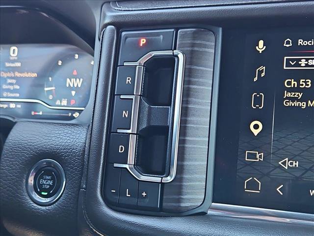 Used 2023 GMC Yukon XL Denali AWD/4WD image 16