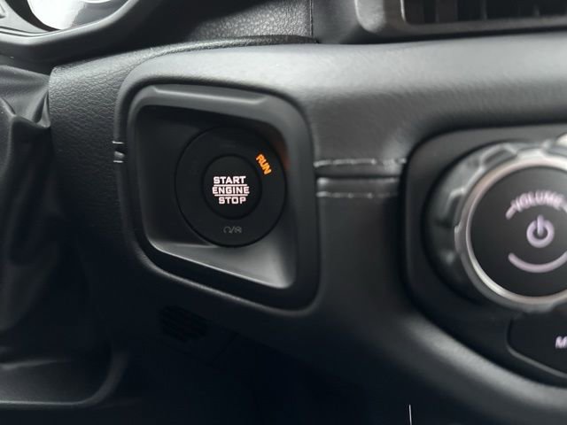 Used 2025 Jeep Wrangler Sahara image 27