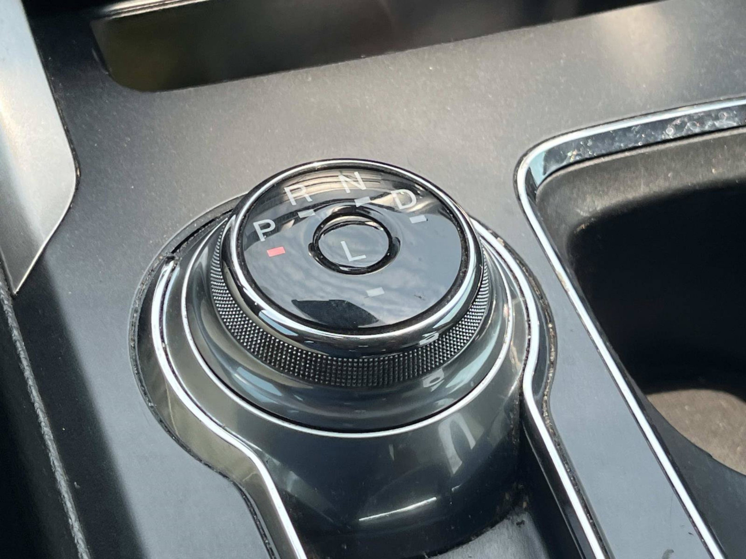 Used 2019 Ford Fusion SE FWD image 31