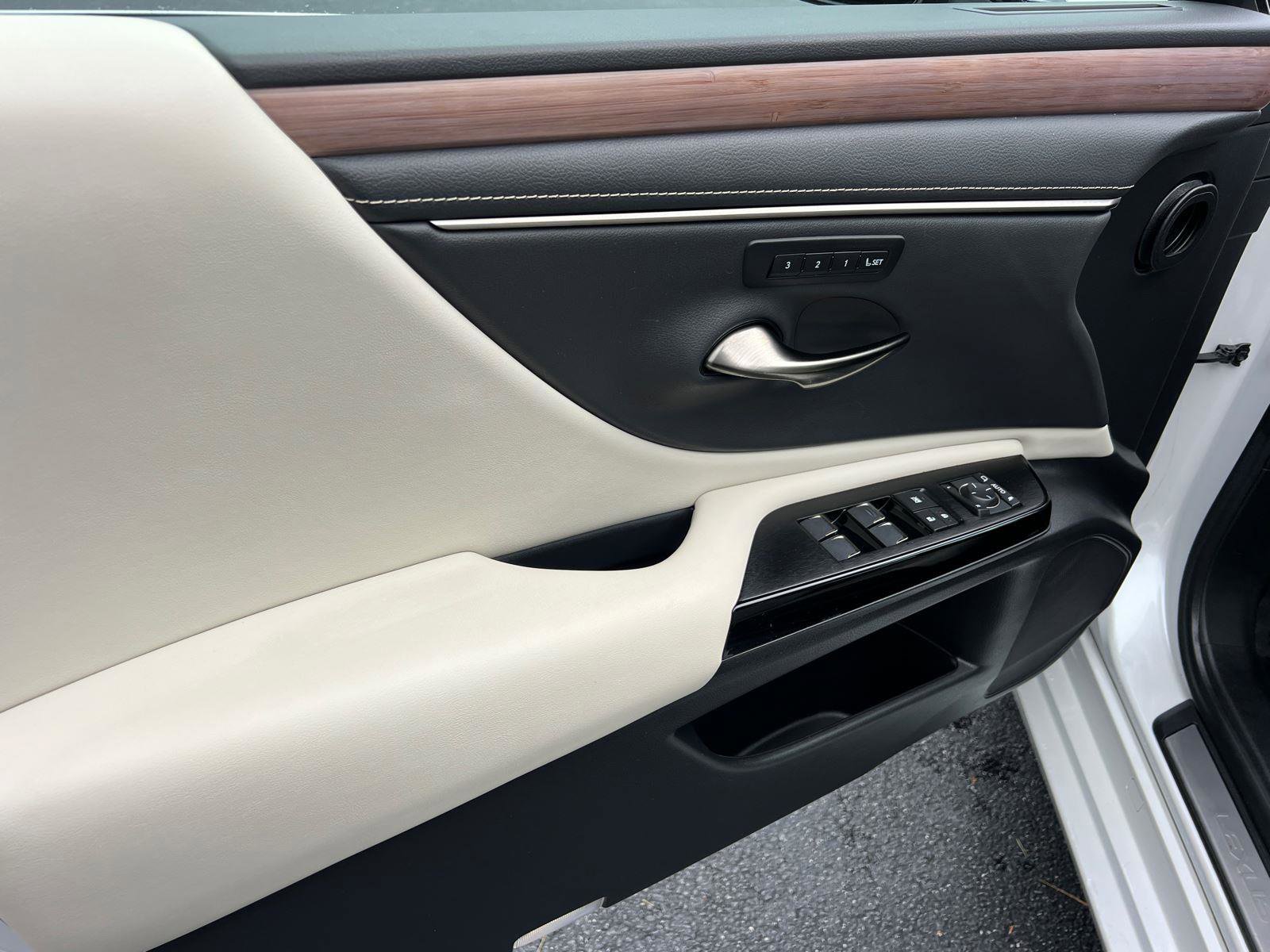 Certified 2023 Lexus ES 350 w/ Premium Package image 11